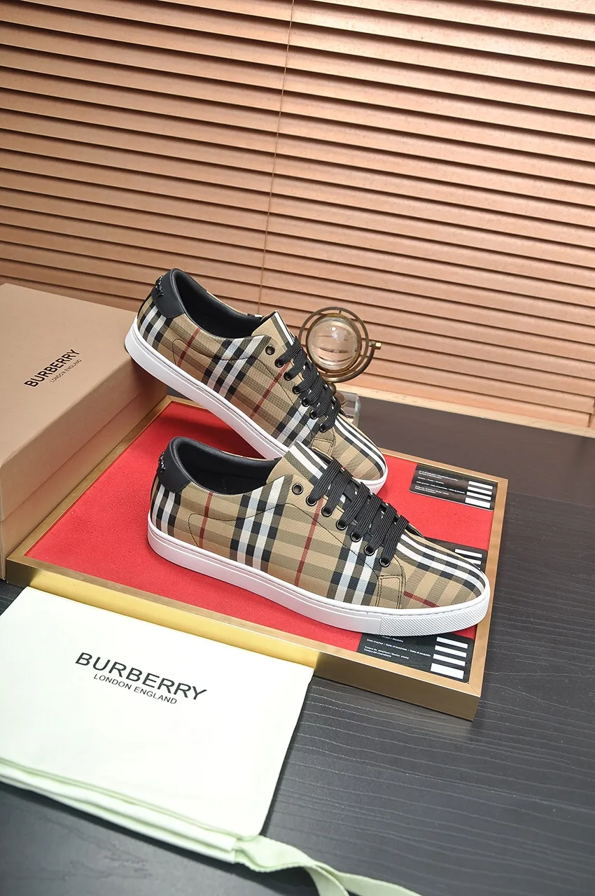 Men's shoes💰480💶[Burberry] (cowhide lining) classic low-top sneakers｜Imported cowhide with classic plaid fabric｜Cow leather lining｜Original outsole｜Fine workmanship and comfortable to wear Size: 38-44 (customized at 45)